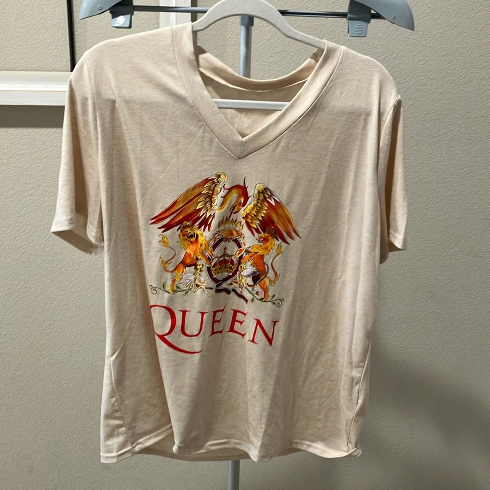 NWOT Queen Crest Freddie Mercury T shirt